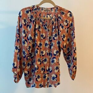 Tucker Blouse. 95% Silk, 5% stretch. Size M/L.